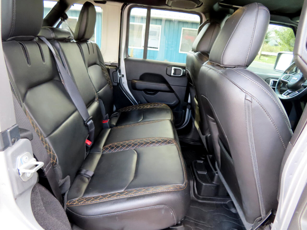 Used 2021 Jeep Wrangler Unlimited Sahara image 38