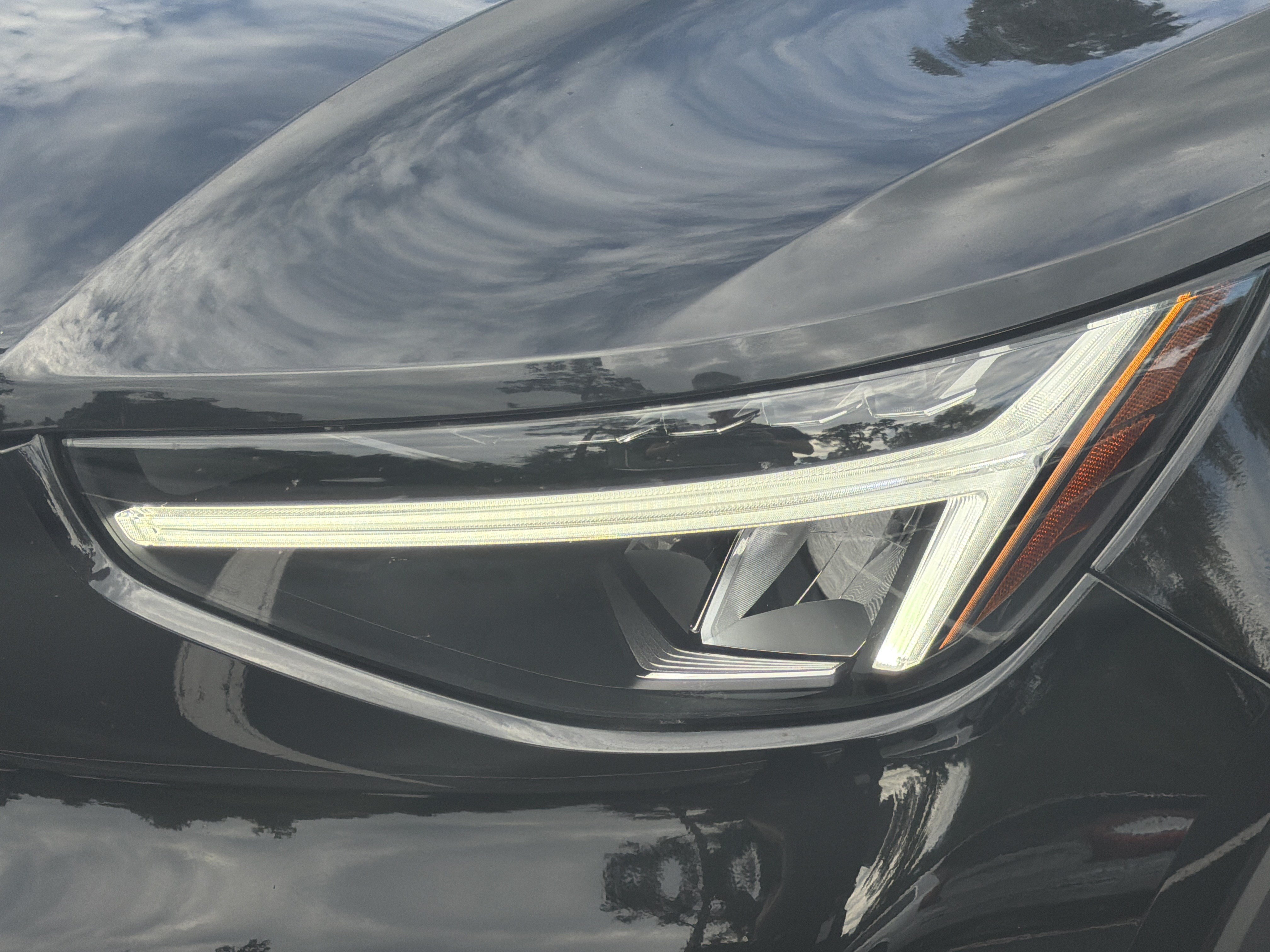 Certified 2025 Volvo XC40 B5 Plus AWD/4WD image 6