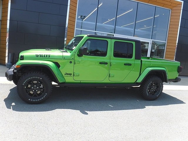 New 2025 Jeep Gladiator Willys image 2