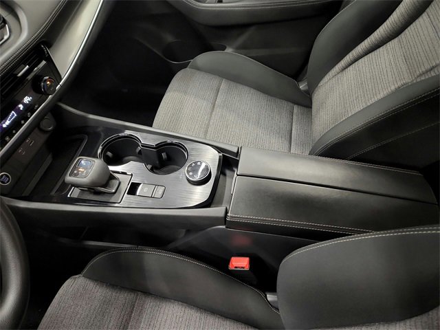 Used 2021 Nissan Rogue SV image 21