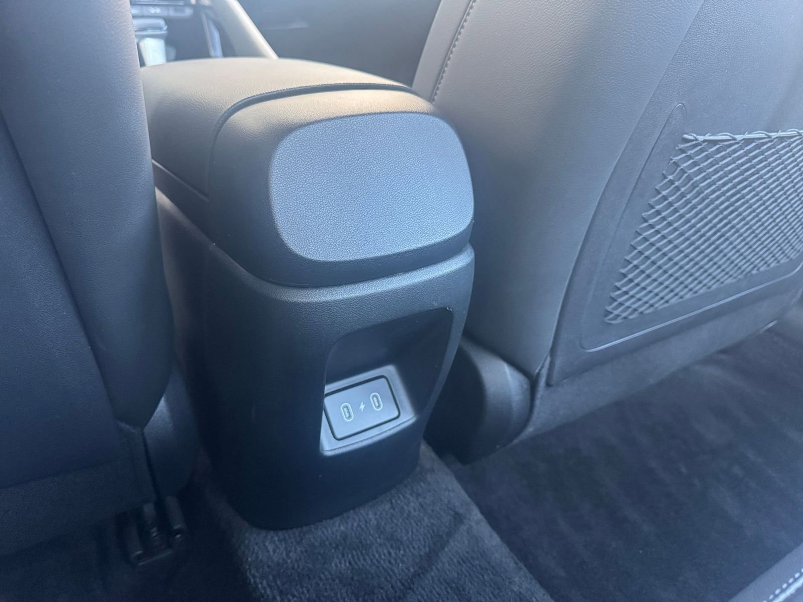 Used 2025 Hyundai Elantra Limited image 24