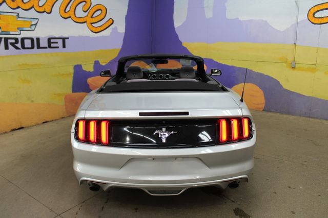 Used 2016 Ford Mustang Convertible RWD image 7