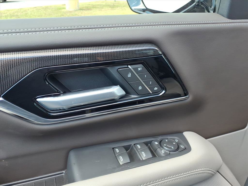 New 2026 GMC Yukon Elevation image 12