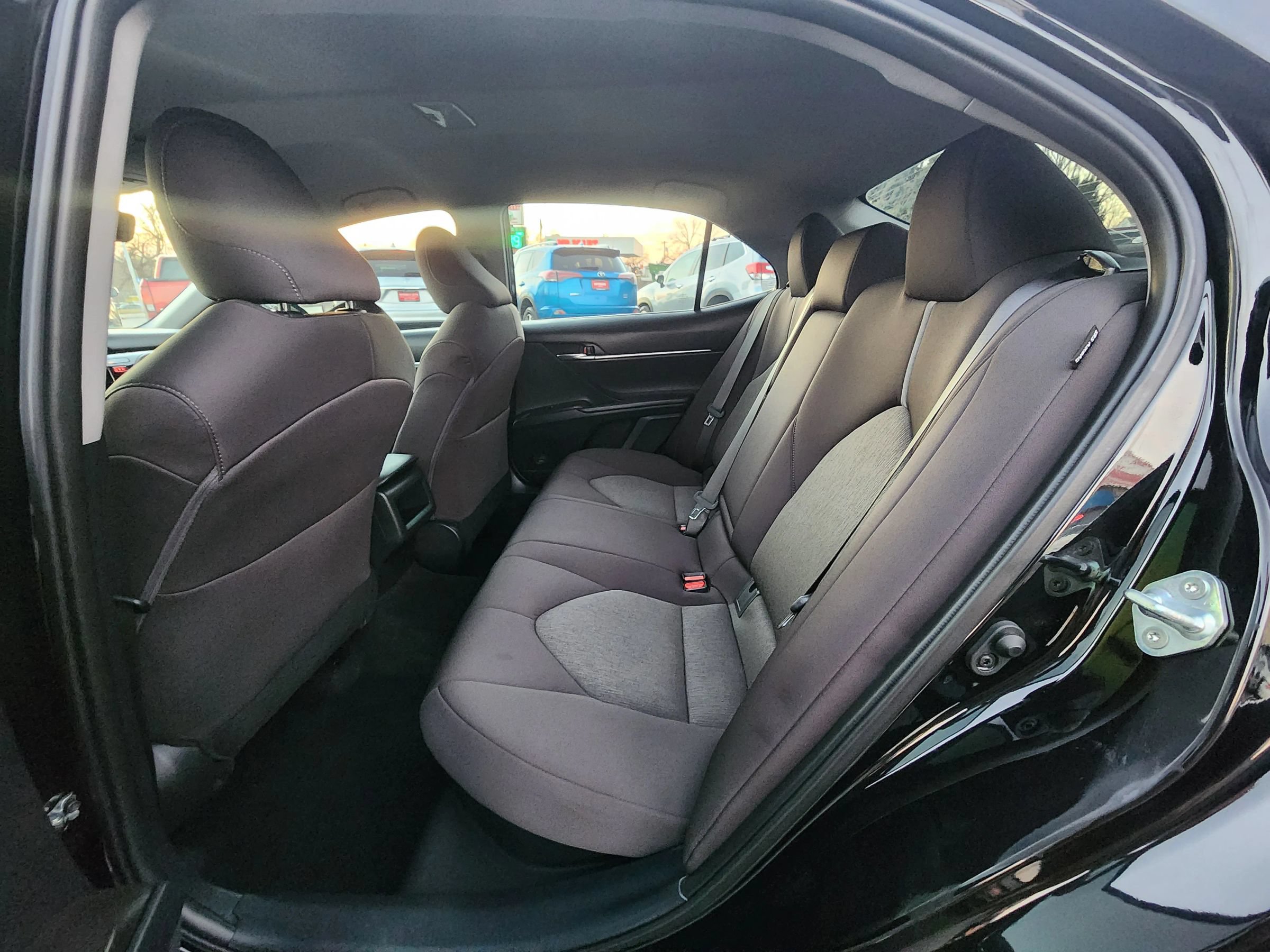 Used 2022 Toyota Camry LE FWD image 18