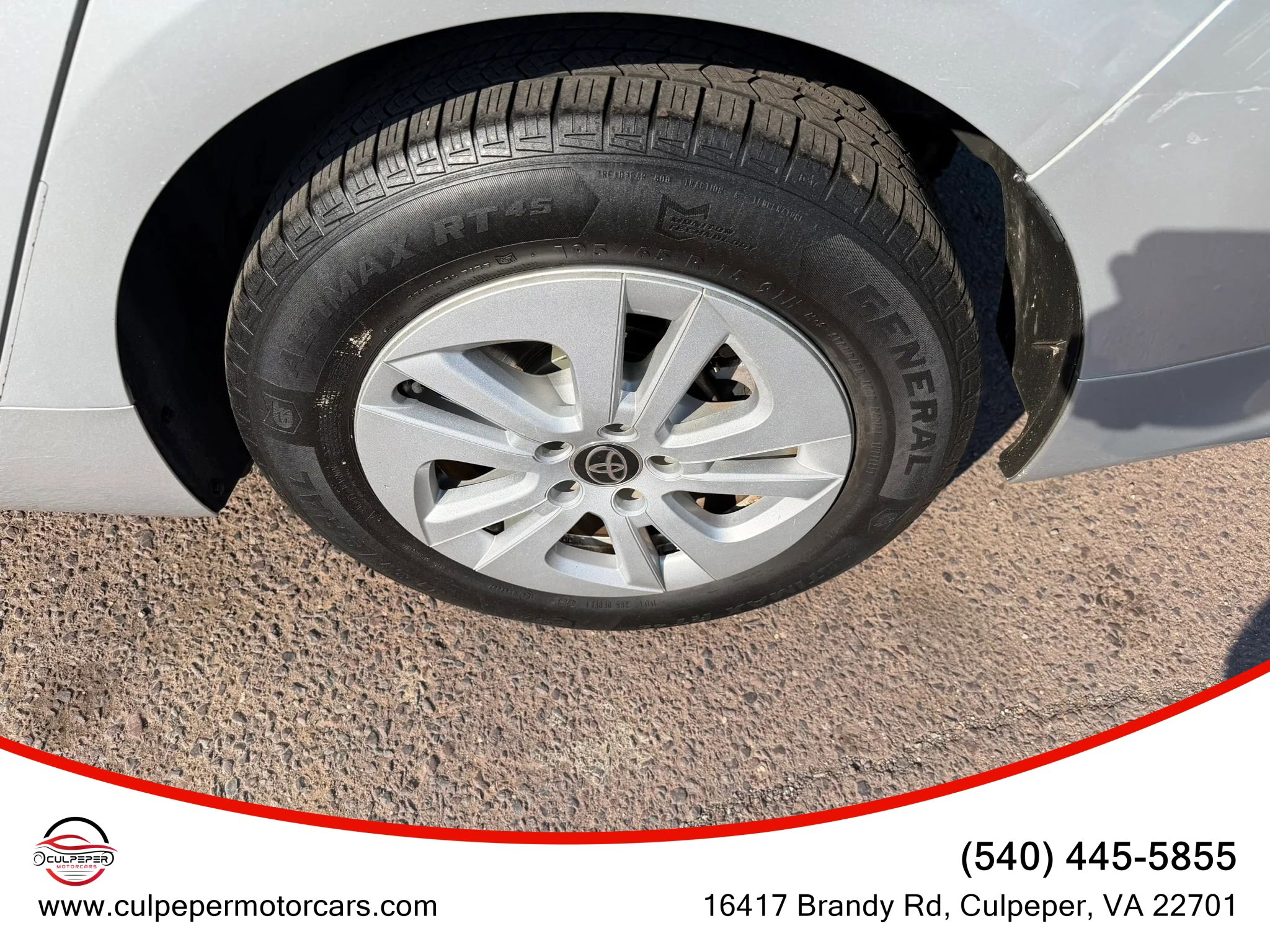 Used 2016 Toyota Prius Two FWD image 25