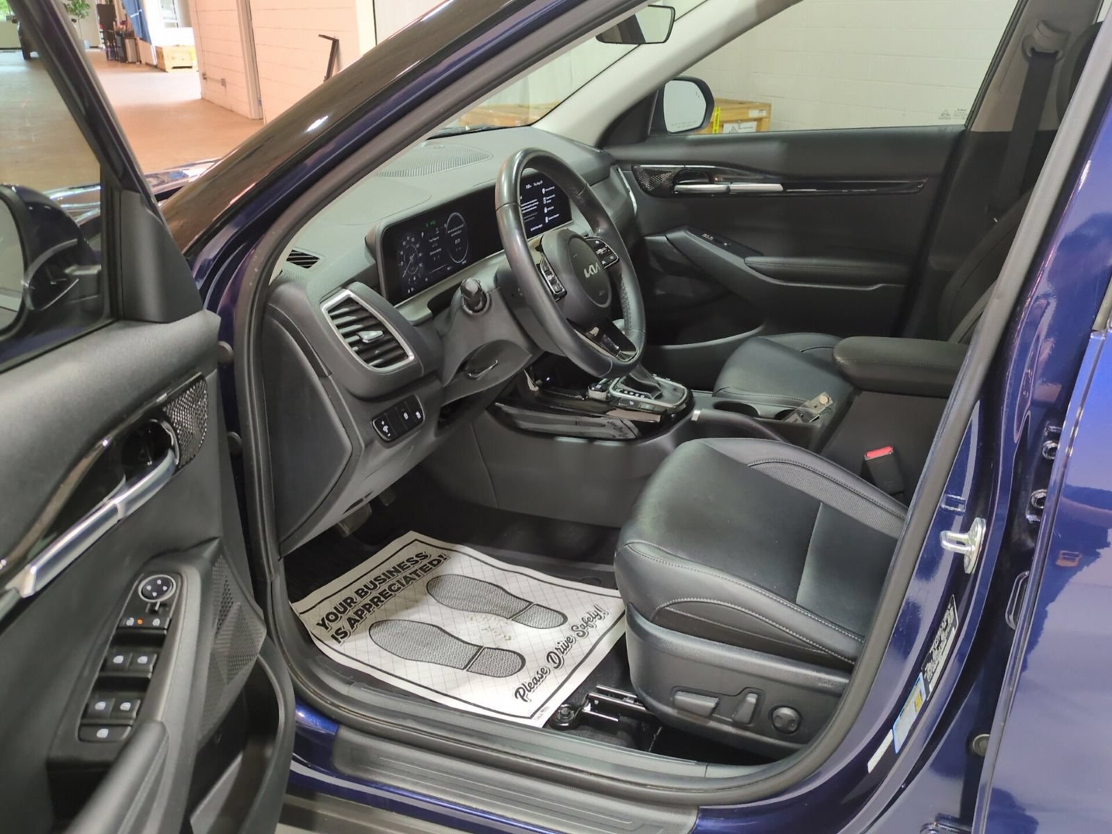 Certified 2024 Kia Seltos EX FWD image 15