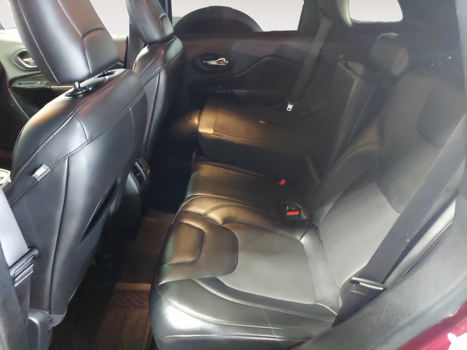 Used 2020 Jeep Cherokee Latitude Plus FWD image 24