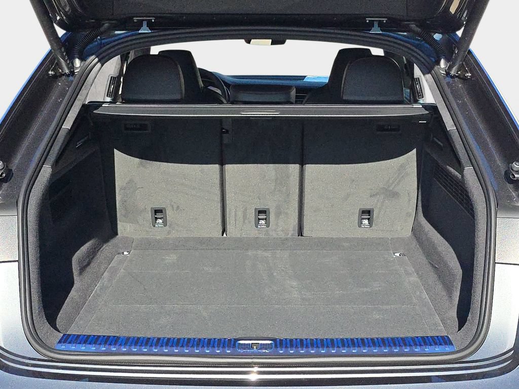 New 2026 Audi SQ8 Prestige AWD/4WD image 12