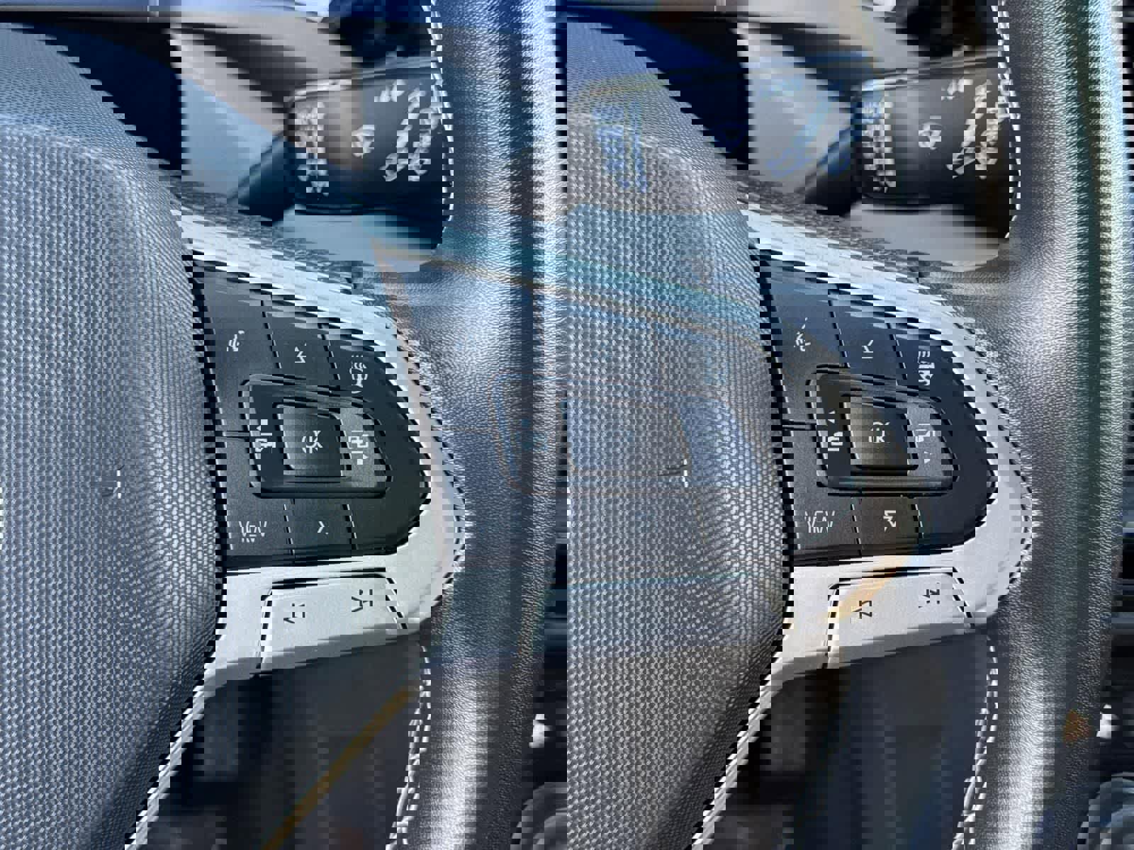 Used 2024 Volkswagen Taos SE image 23