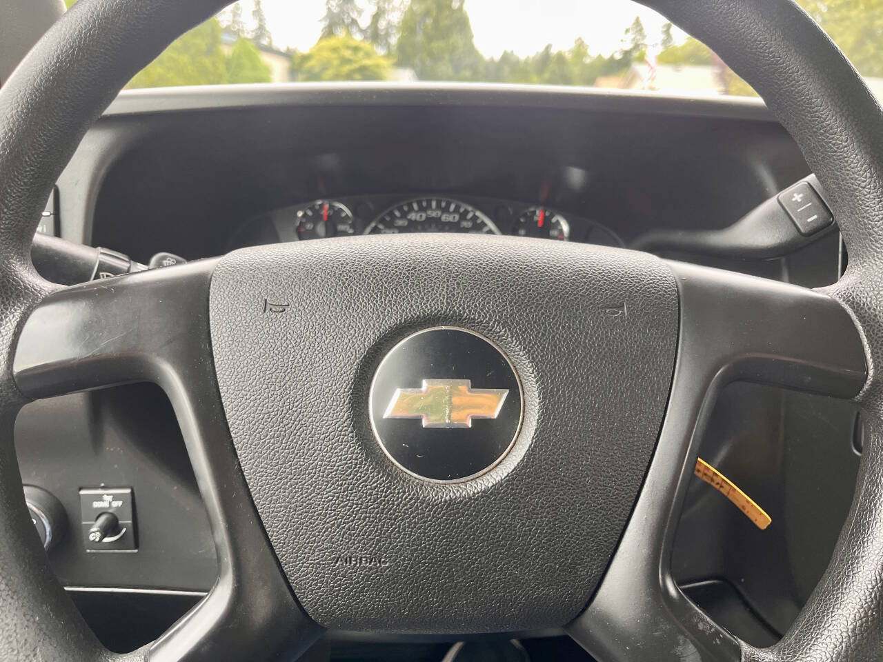 Used 2013 Chevrolet Express 2500 RWD image 10
