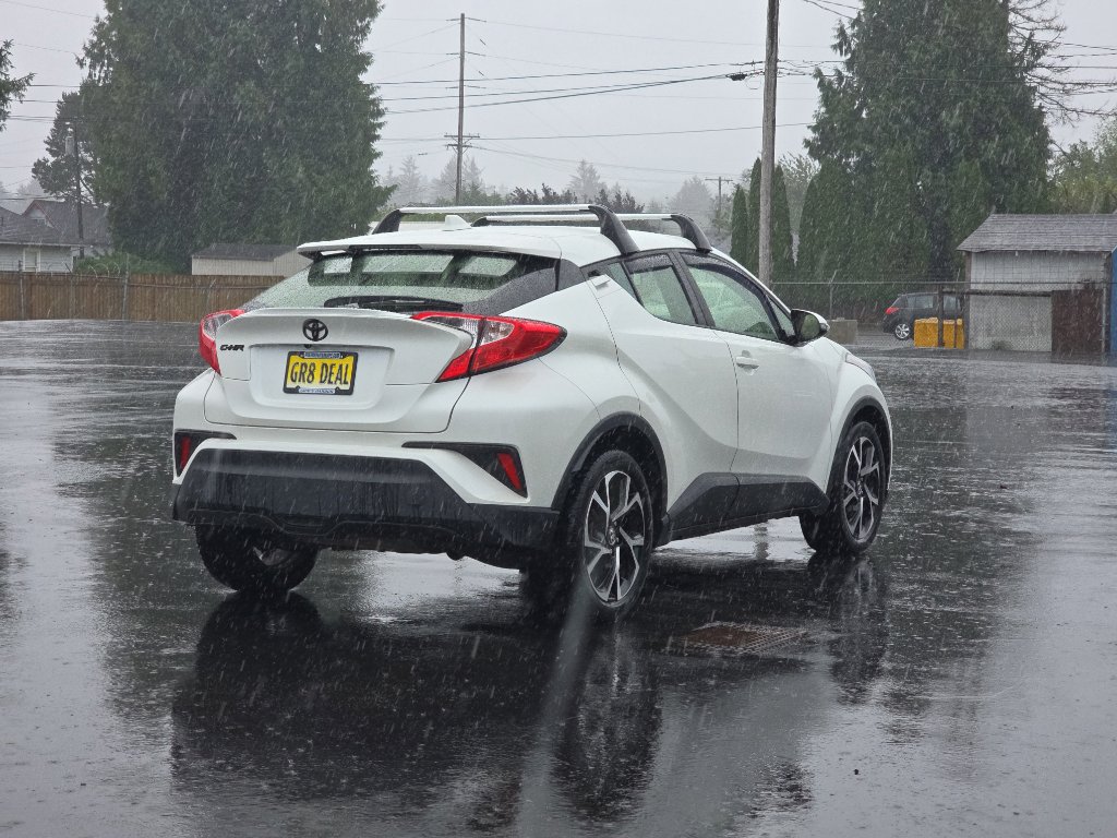 Used 2020 Toyota C-HR XLE image 5