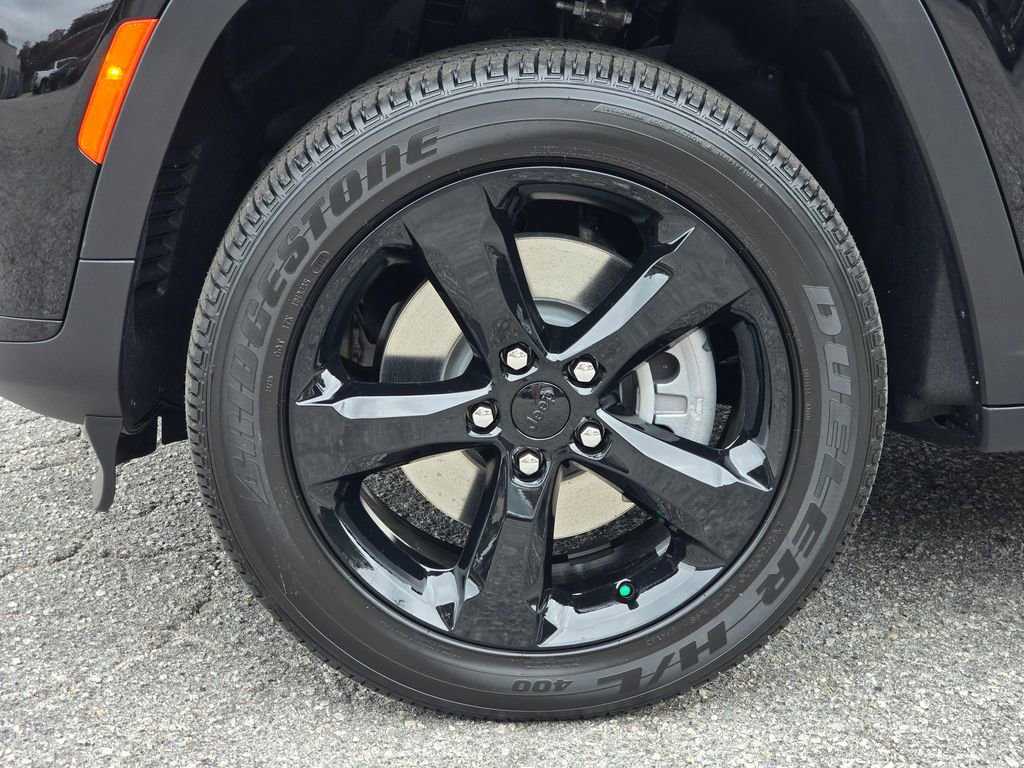 New 2025 Jeep Grand Cherokee L Altitude image 14