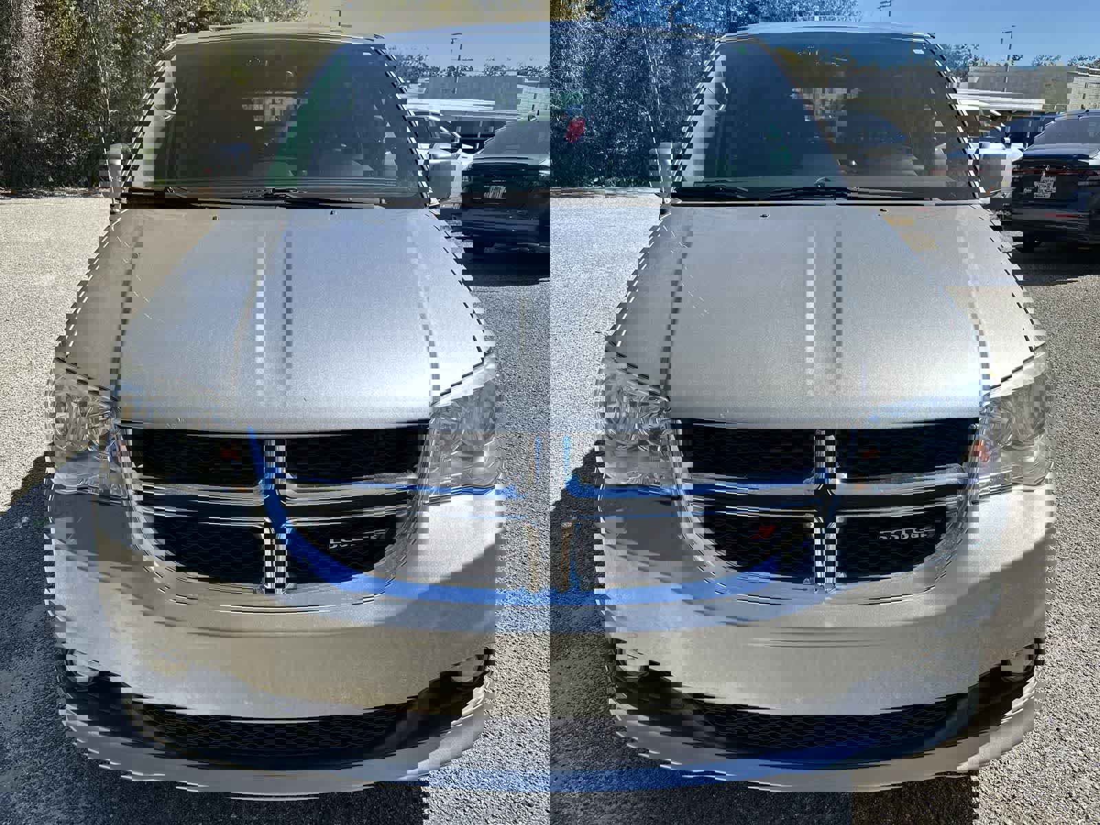 Used 2017 Dodge Grand Caravan SXT image 3