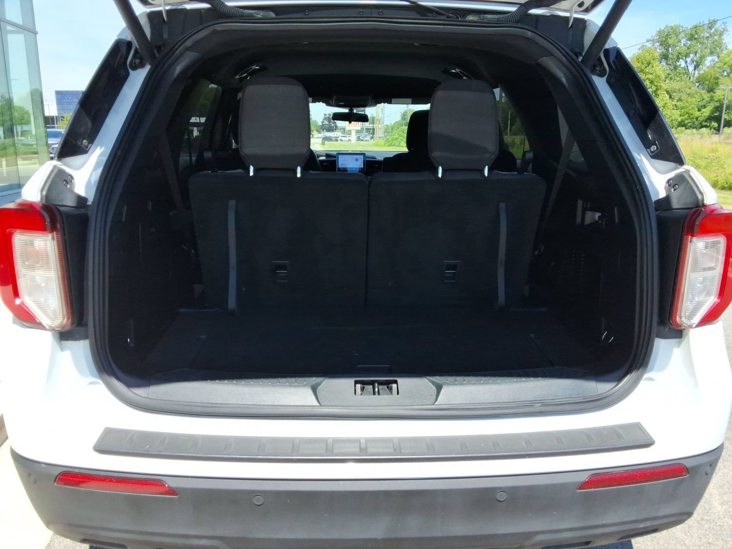 Used 2020 Ford Explorer XLT AWD/4WD image 31