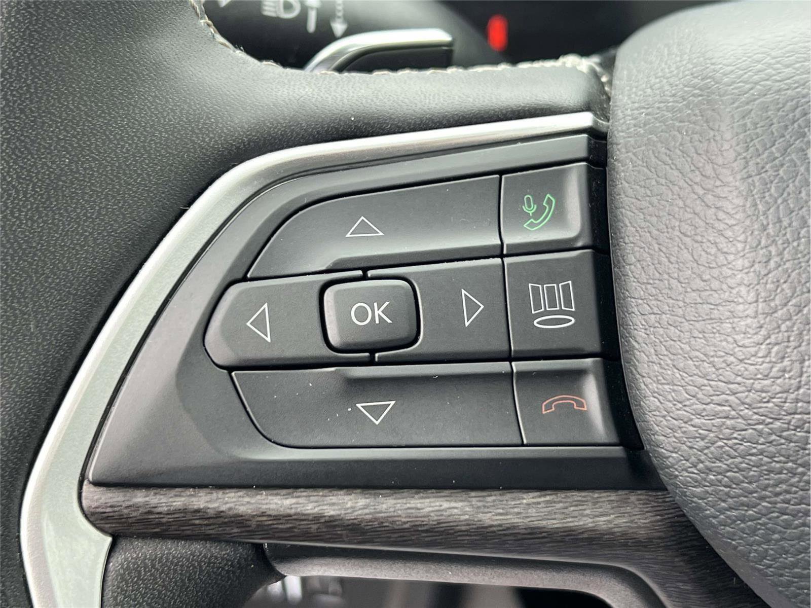 Used 2024 Jeep Grand Cherokee Limited 4xe image 22