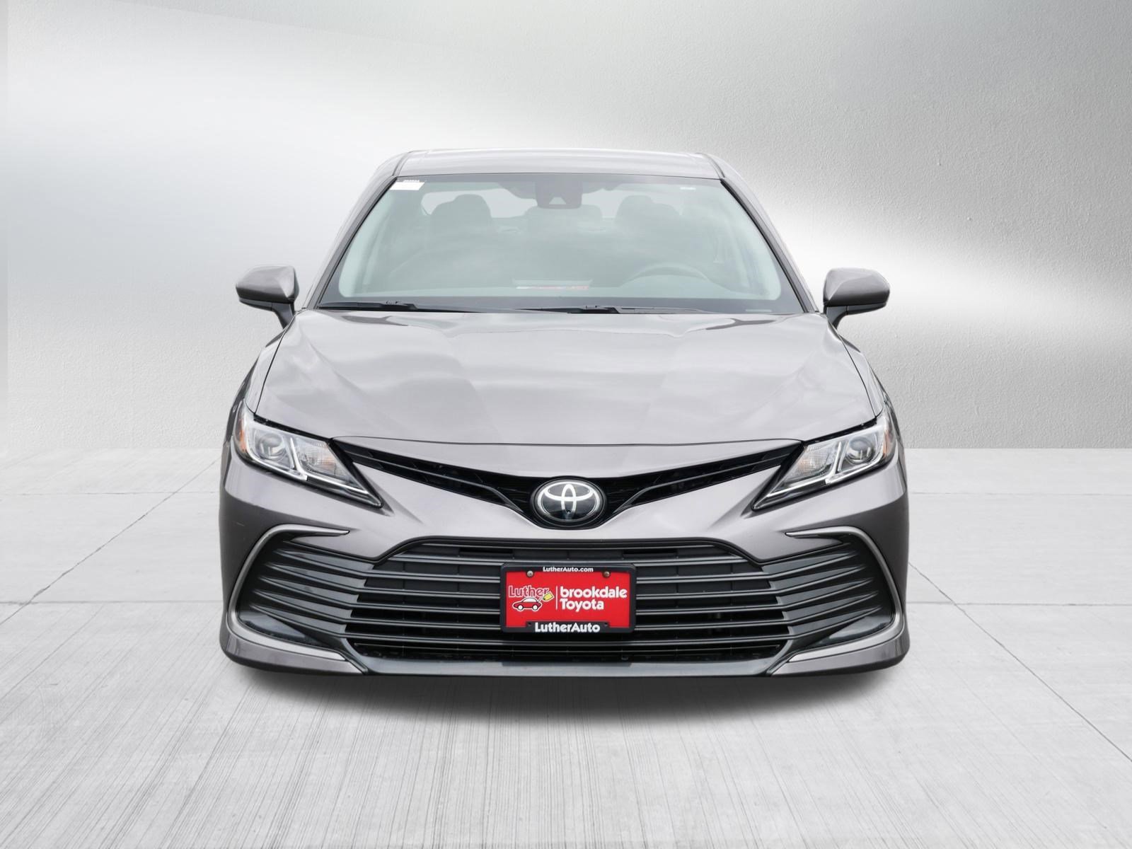 Used 2022 Toyota Camry LE AWD/4WD image 2