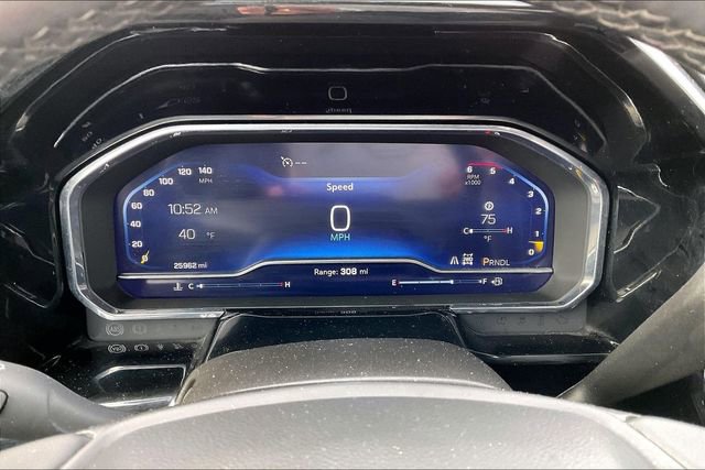 Used 2025 Chevrolet Silverado 2500 LT w/ Convenience Package image 10