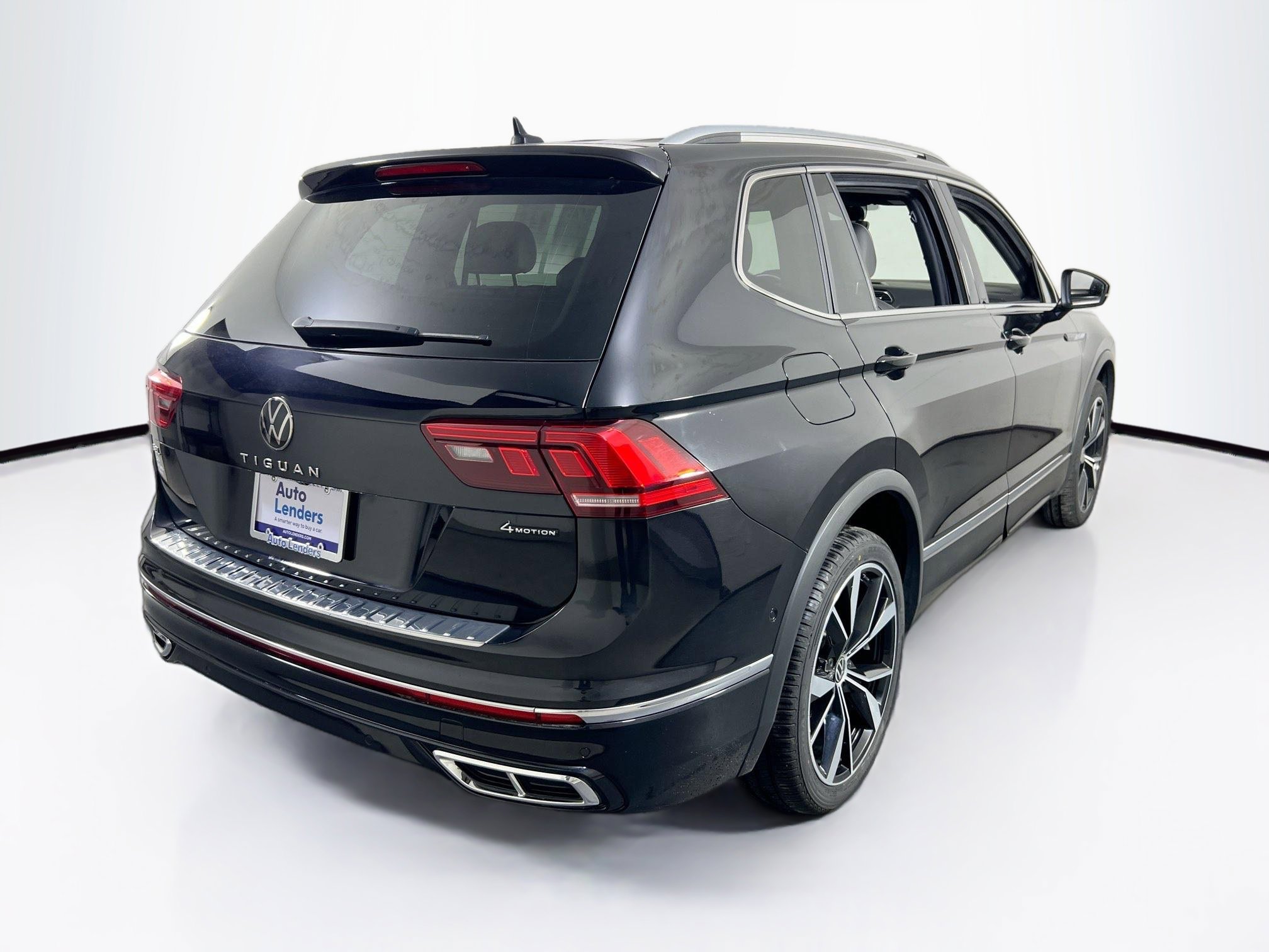 Used 2022 Volkswagen Tiguan SEL R-Line AWD/4WD image 5