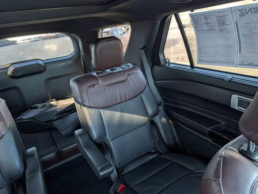 Used 2023 Ford Explorer Platinum w/ Technology Package image 13