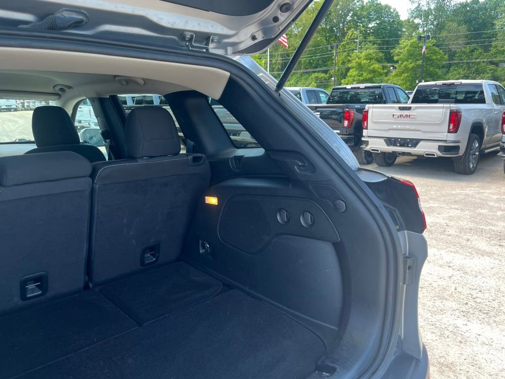 Used 2017 Jeep Cherokee Latitude w/ Cold Weather Group AWD/4WD image 11