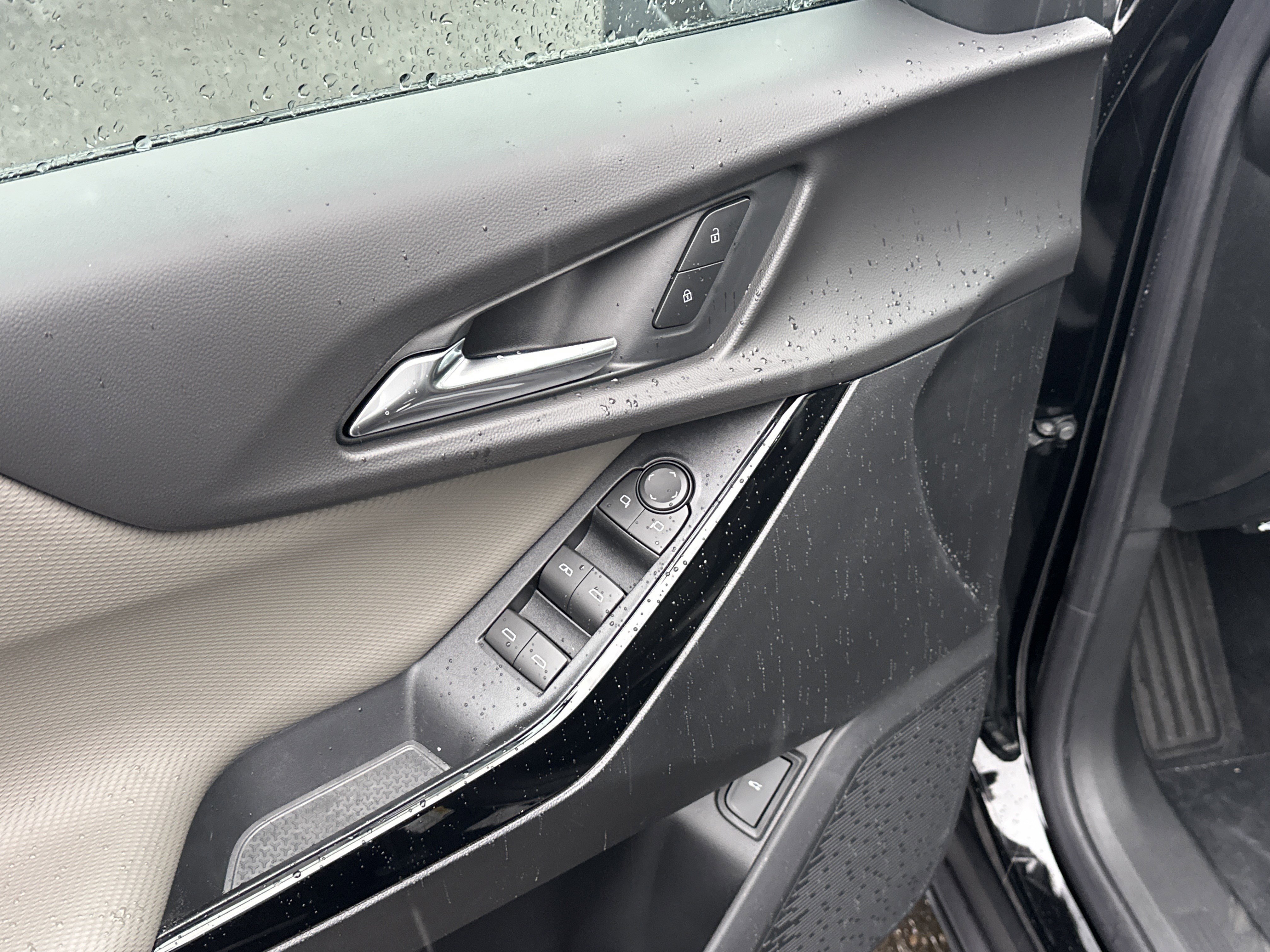 New 2026 Chevrolet Equinox LT w/ Convenience Package II image 15