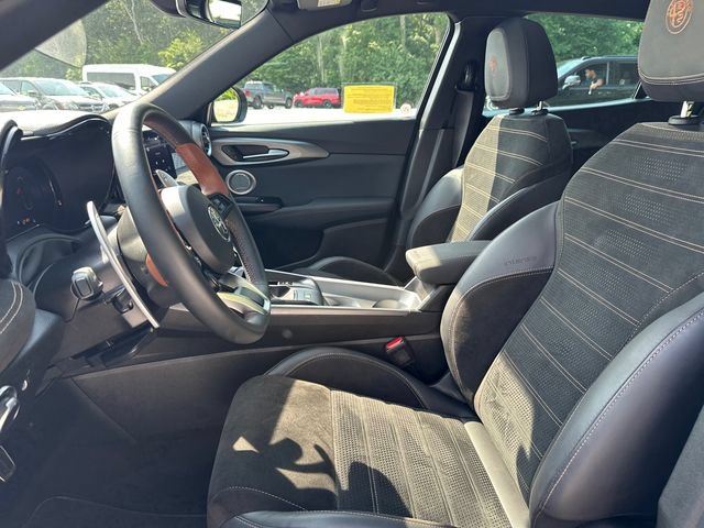 Used 2025 Alfa Romeo Tonale AWD/4WD image 38
