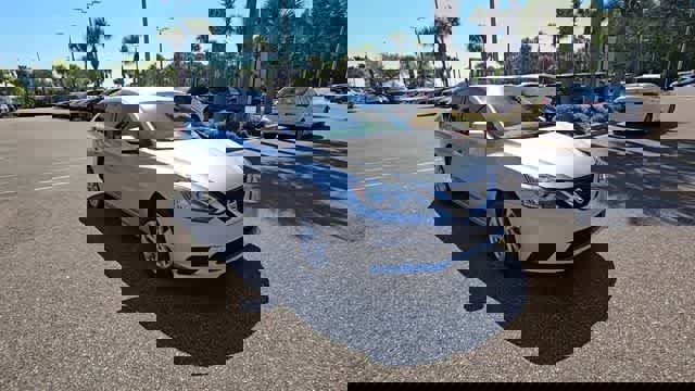 Used 2019 Nissan Sentra SV image 2