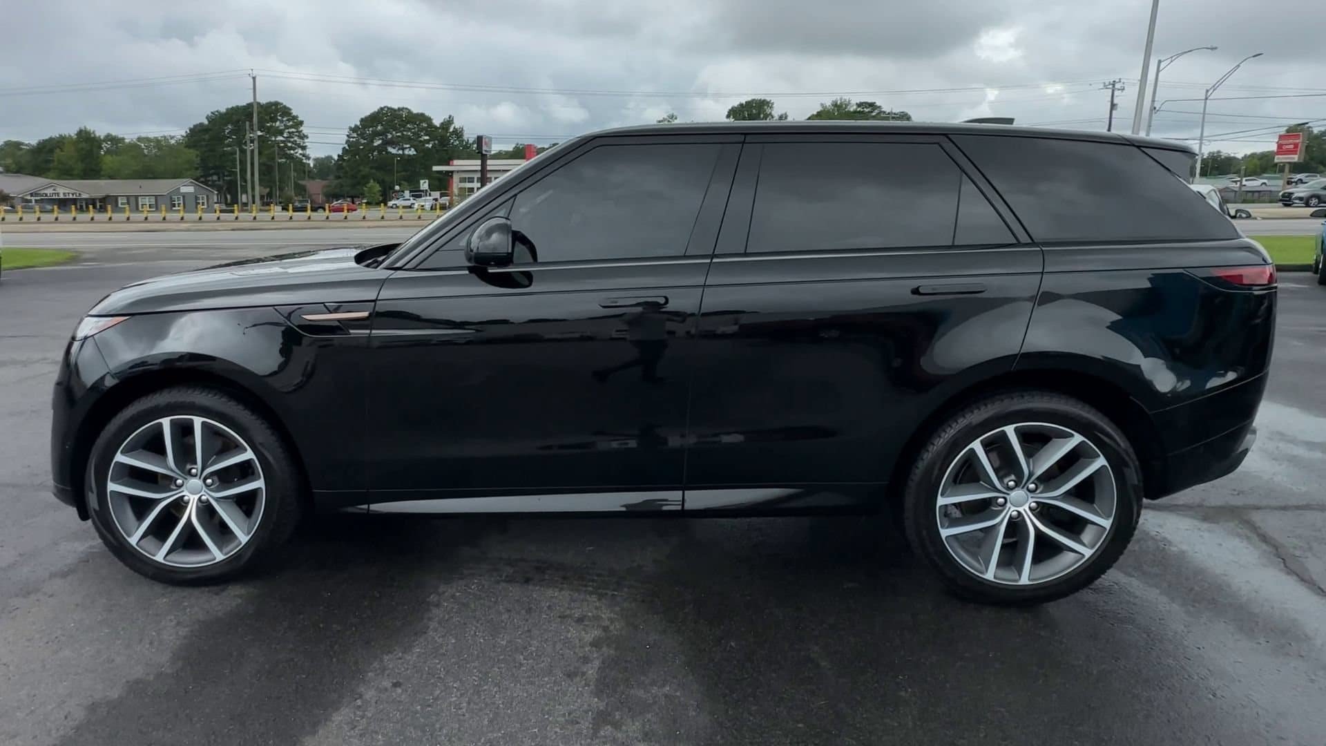 Used 2023 Land Rover Range Rover Sport SE Dynamic AWD/4WD image 5