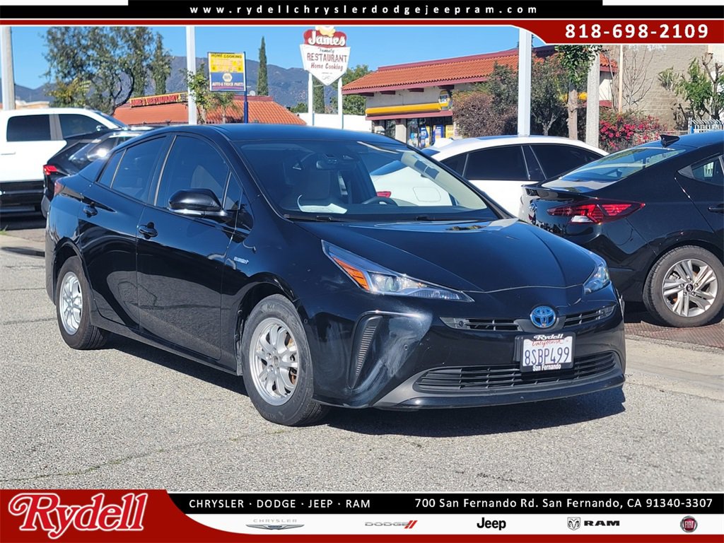 Used 2020 Toyota Prius LE image 1
