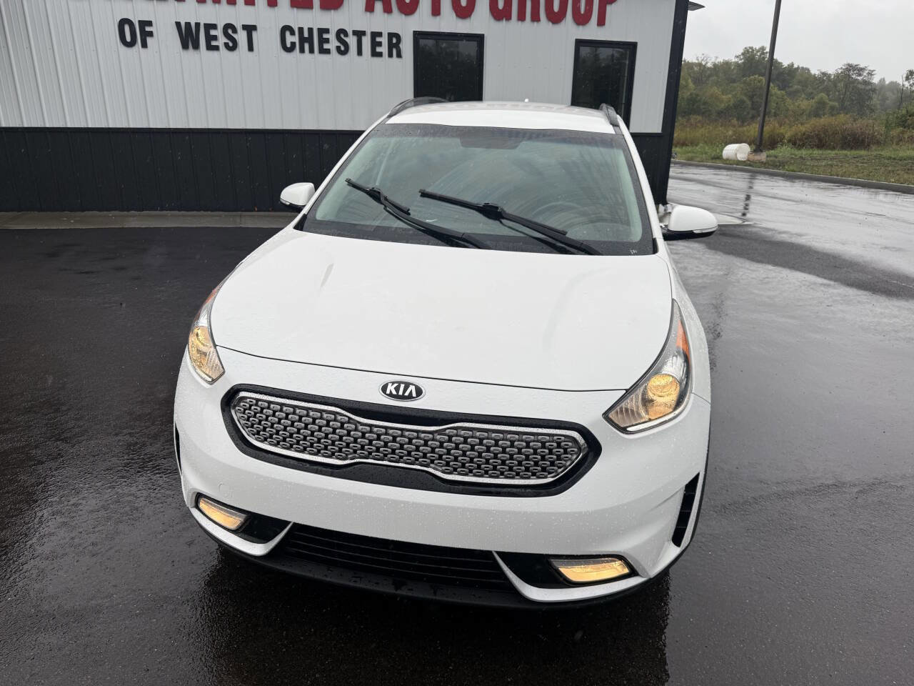 Used 2019 Kia Niro S Touring image 2