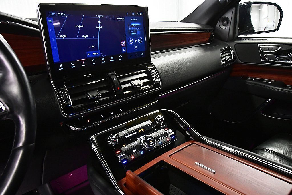 Used 2024 Lincoln Navigator Premiere image 21