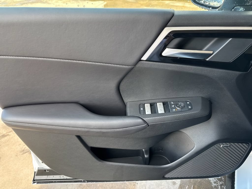 New 2026 Mitsubishi Outlander AWD image 36