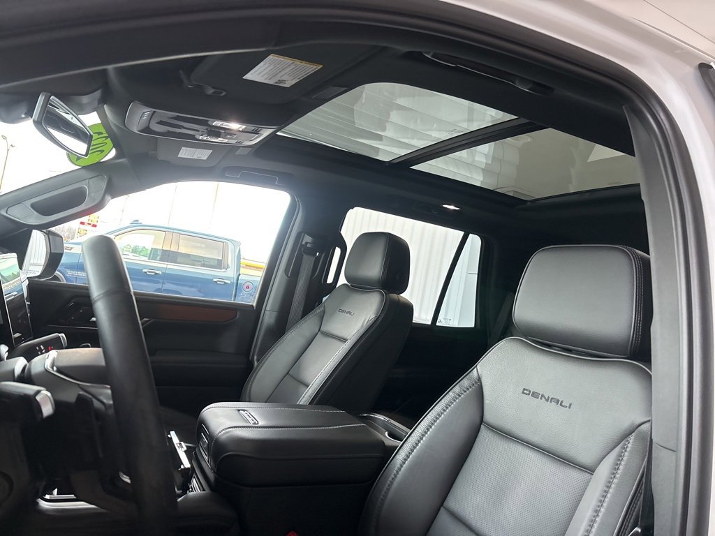 Used 2025 GMC Yukon Denali image 9