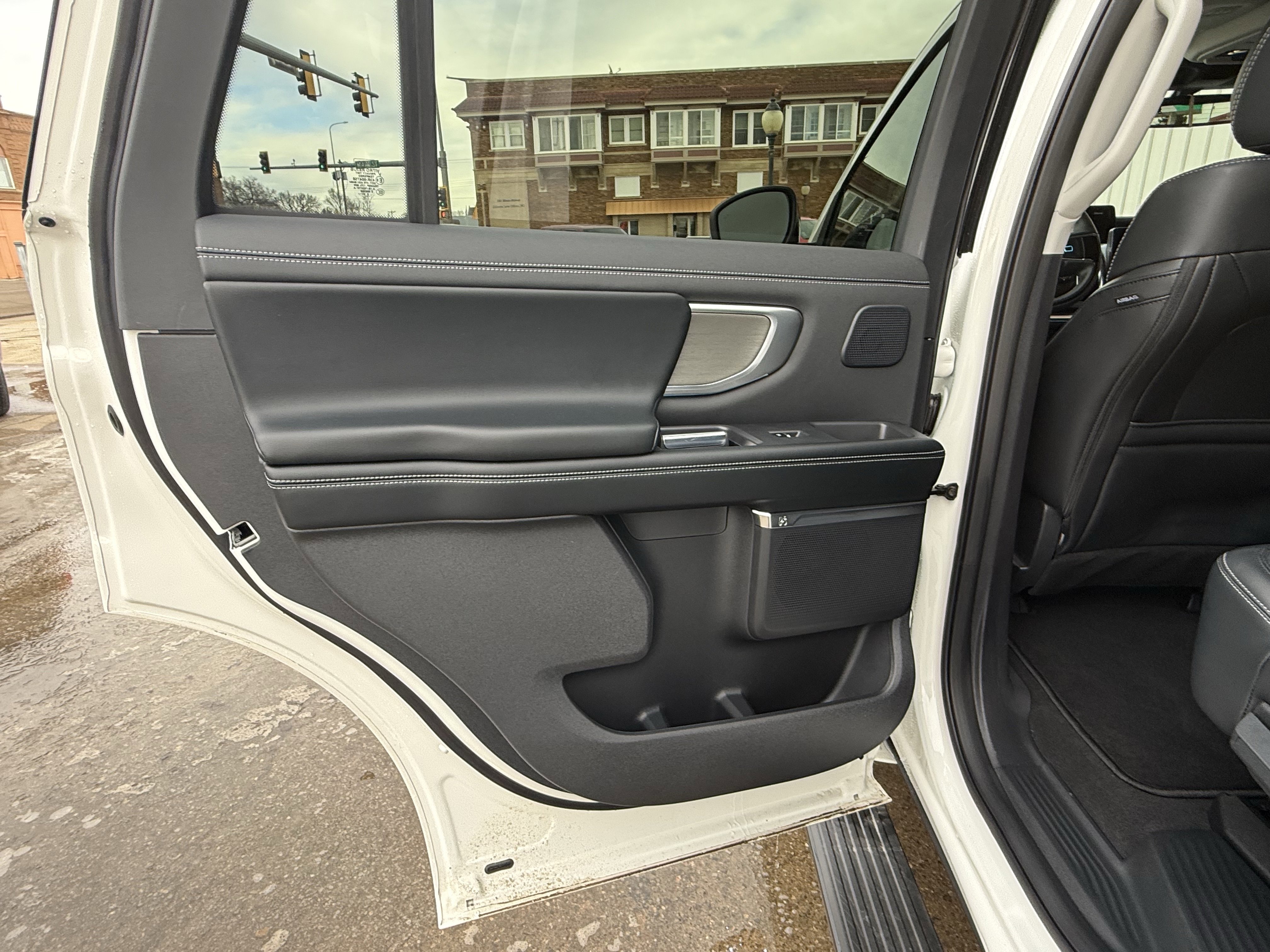 New 2025 Ford Expedition Platinum w/ Driver's Package AWD/4WD image 11