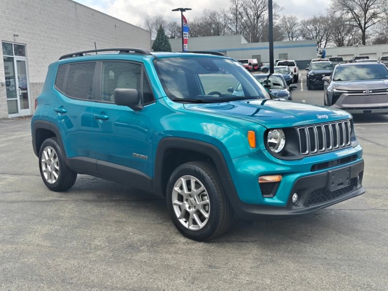 Used 2022 Jeep Renegade Latitude image 3