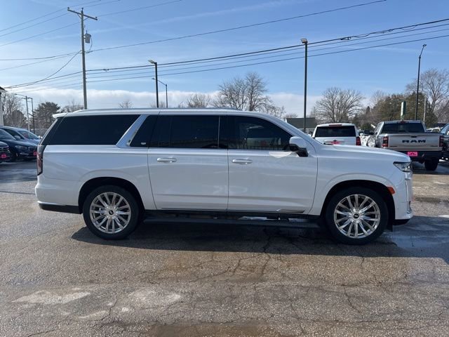 Used 2021 Cadillac Escalade ESV Premium Luxury w/ Driver Assist Tech Package image 20
