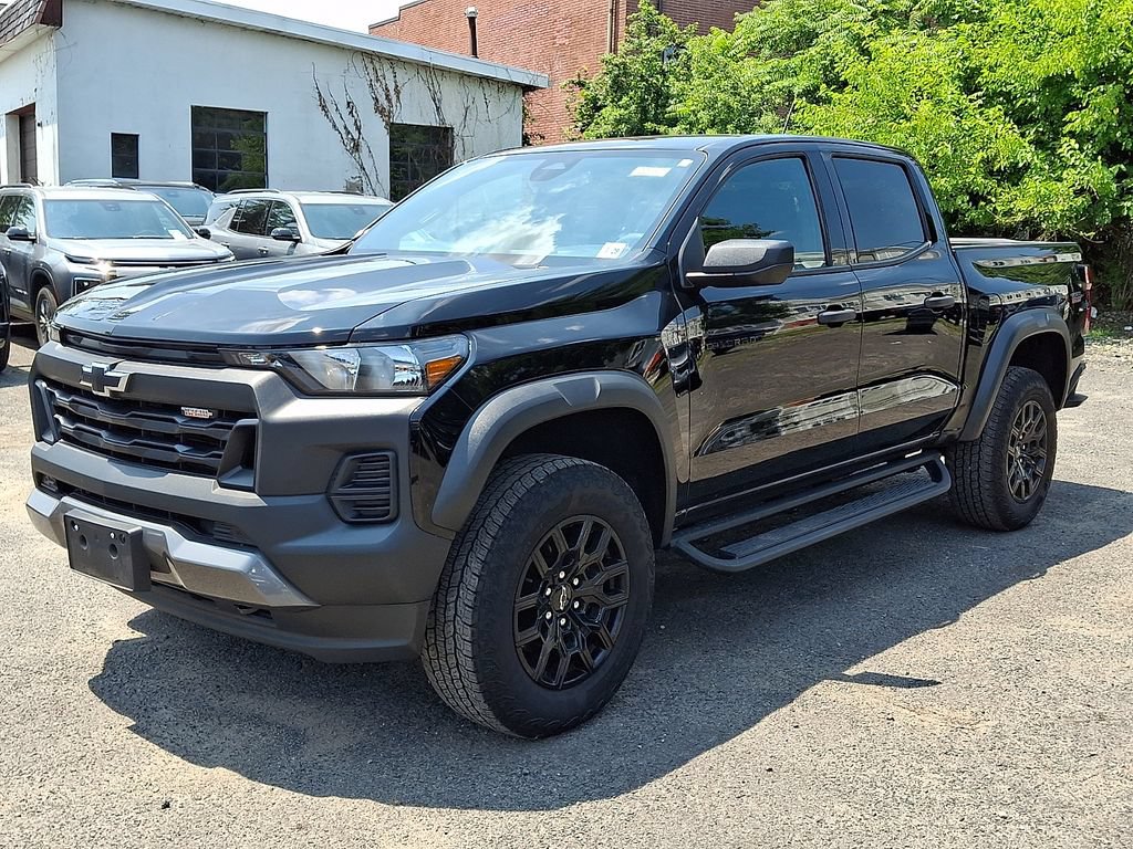 Used 2024 Chevrolet Colorado Trail Boss AWD/4WD image 3