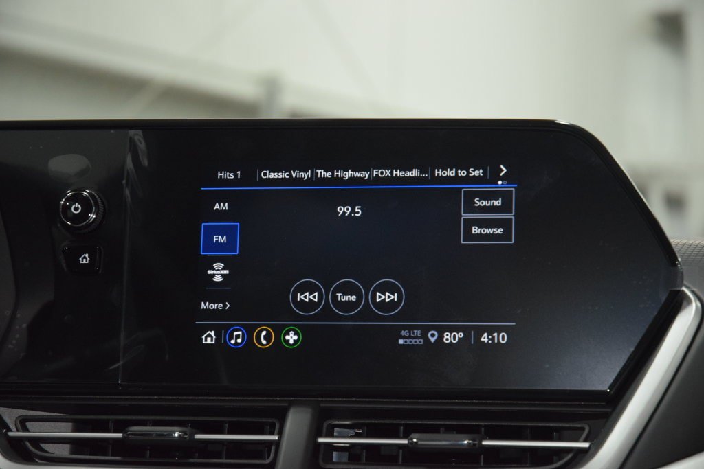 New 2026 Chevrolet Trax RS w/ Sunroof Package FWD image 30