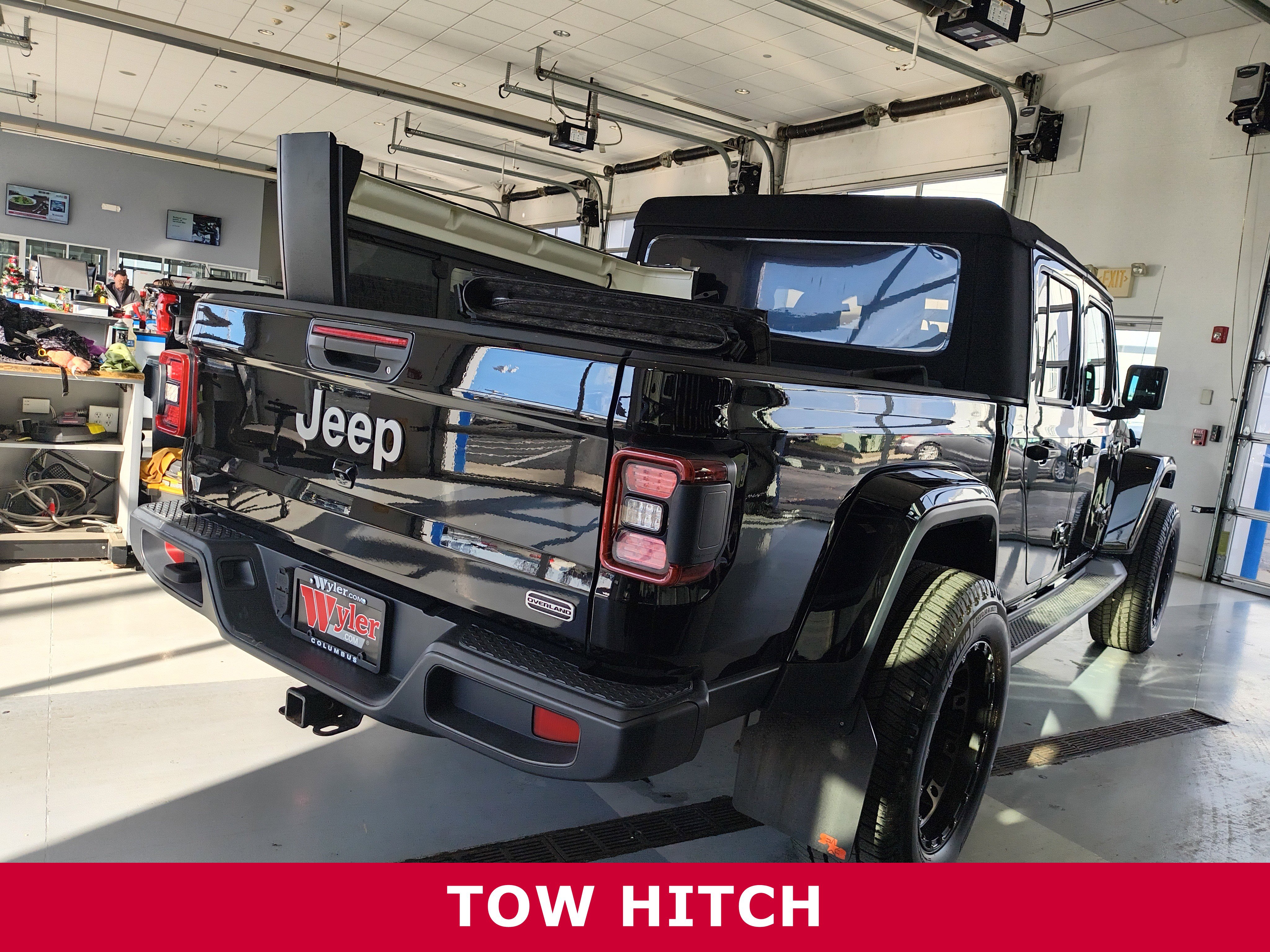 Used 2020 Jeep Gladiator Overland image 4