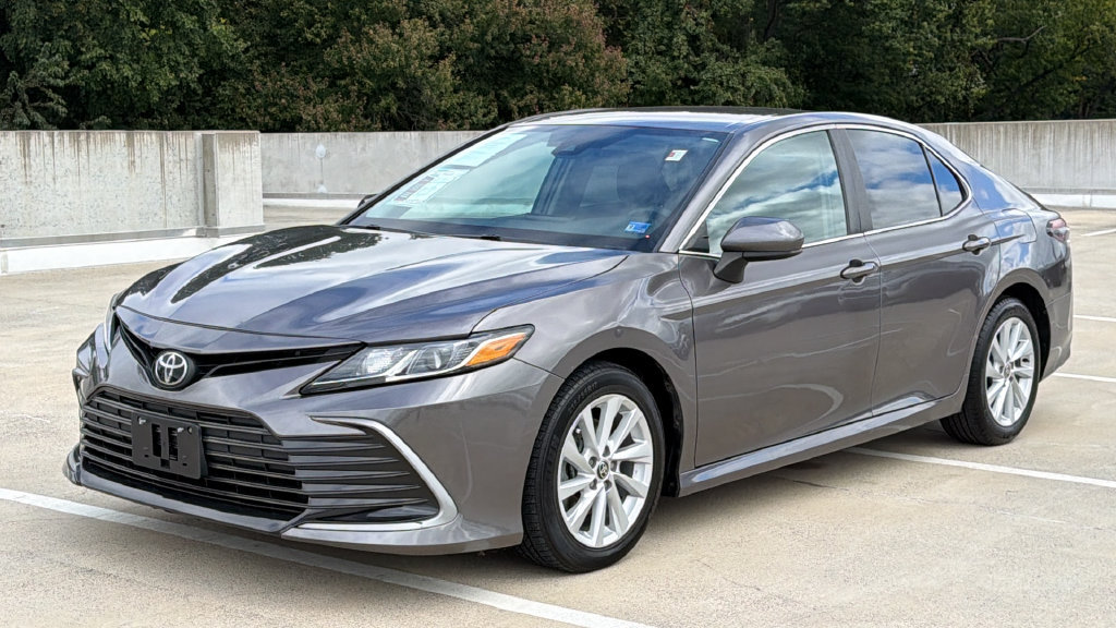 Used 2021 Toyota Camry LE FWD image 2