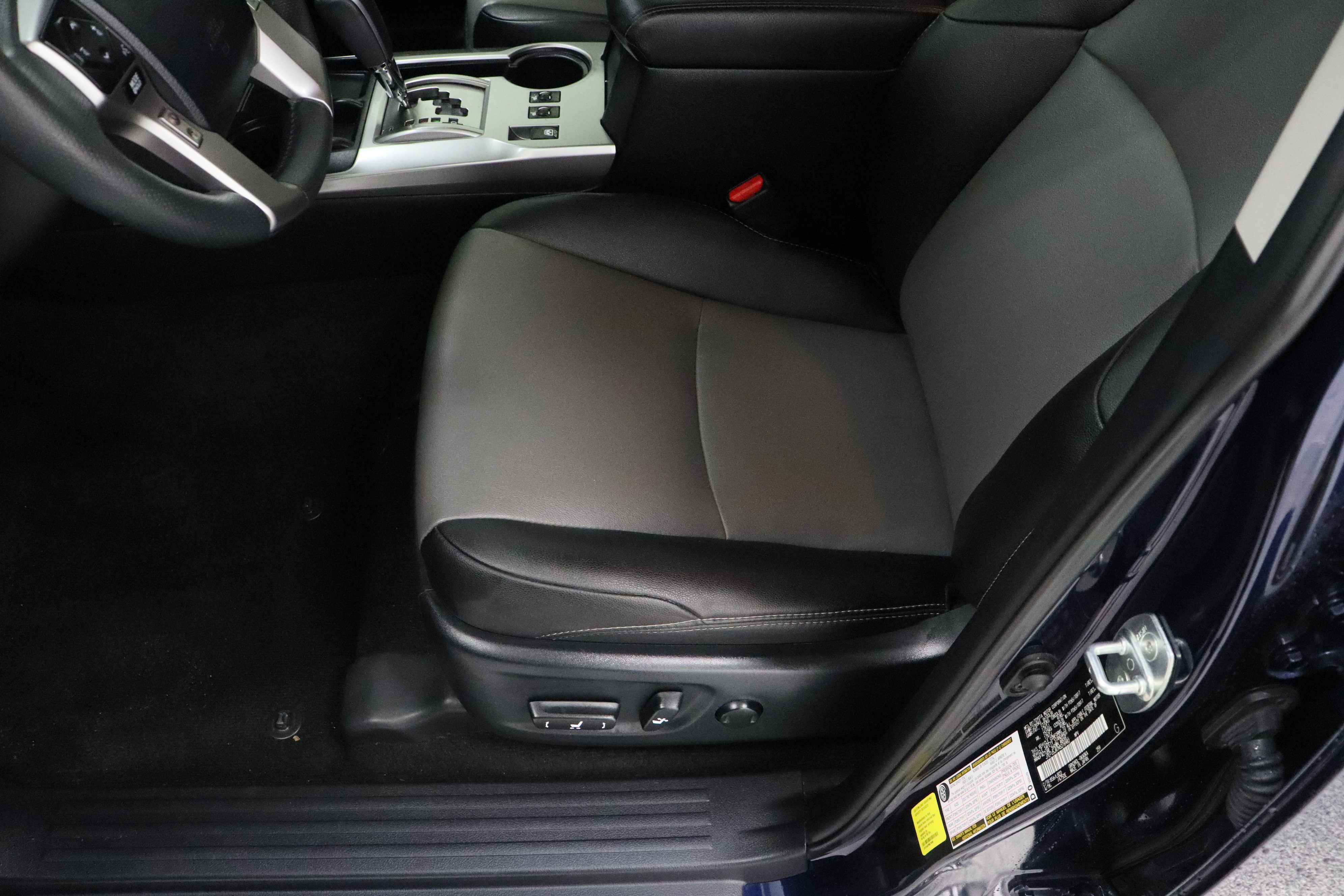 Used 2022 Toyota 4Runner SR5 Premium w/ Moonroof Package RWD image 15