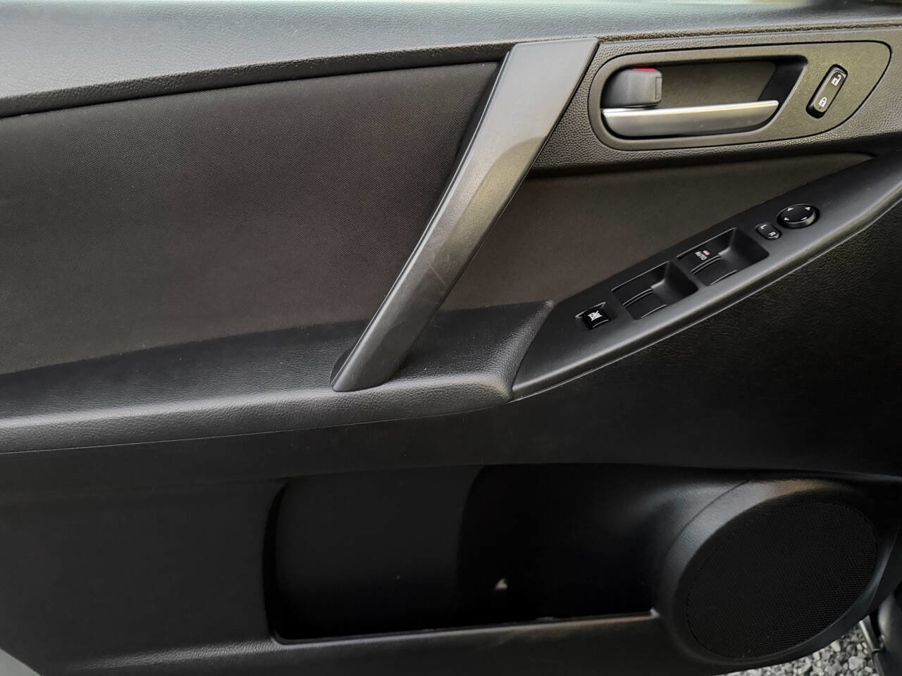 Used 2013 MAZDA MAZDA3 i Touring image 18