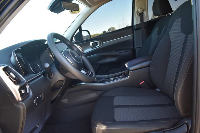 Certified 2023 Kia Sorento LX AWD/4WD image 24