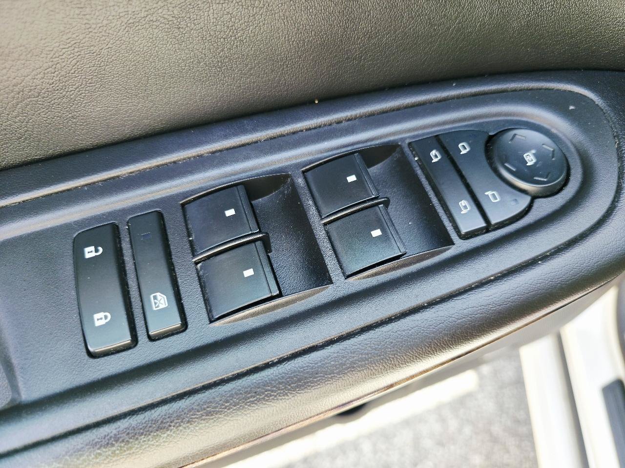 Used 2013 GMC Acadia Denali AWD/4WD image 29