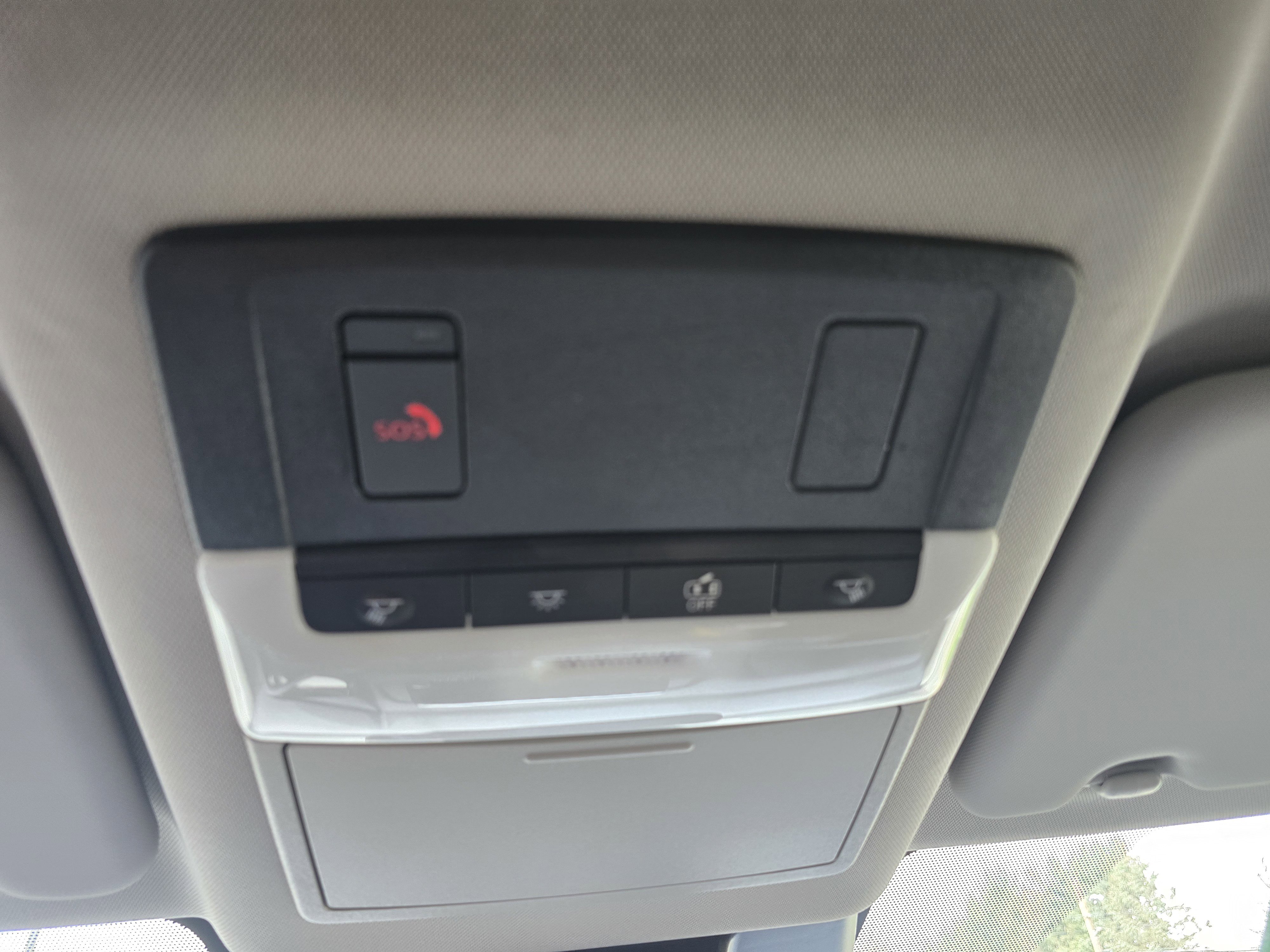 Used 2024 Nissan Rogue SV image 32