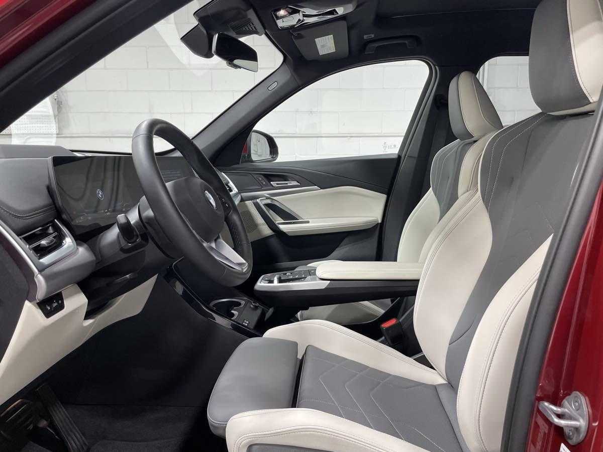 Used 2026 BMW X1 xDrive28i w/ Technology Package AWD/4WD image 9