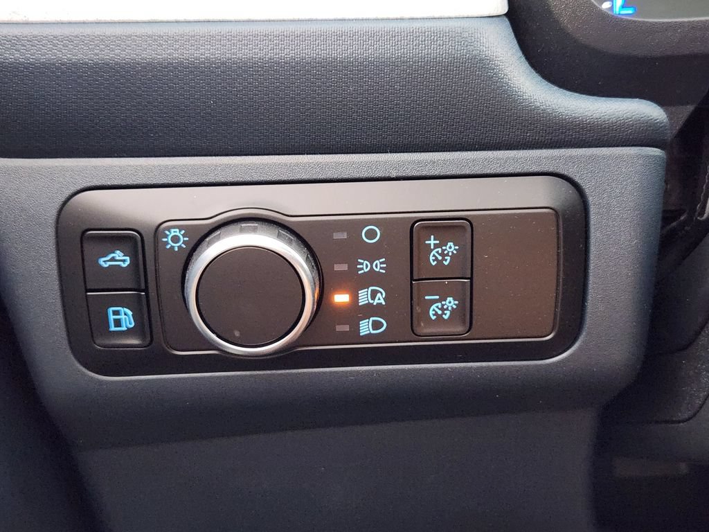 New 2026 Ford Maverick XLT w/ XLT Luxury Package FWD image 27