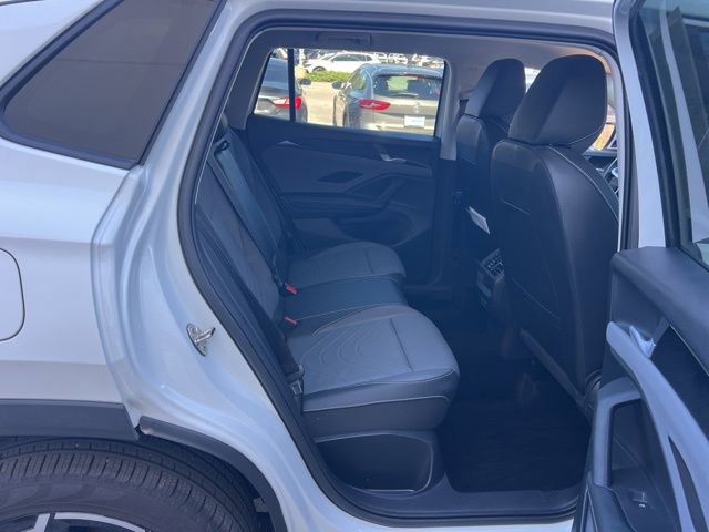 Certified 2025 Volkswagen Tiguan SE image 31