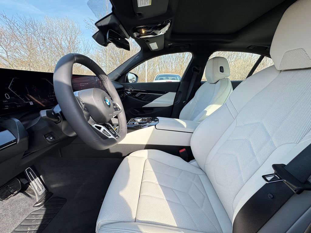 Used 2026 BMW 530i xDrive w/ M Sport Package AWD/4WD image 18