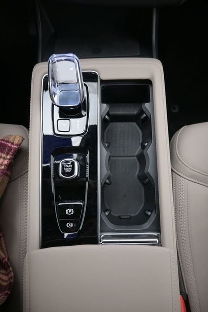 New 2026 Volvo XC90 B6 Plus w/ Protection Package Premier image 11